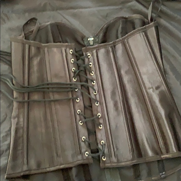 Zip up corset- perfect for Halloween - Picture 2 of 3